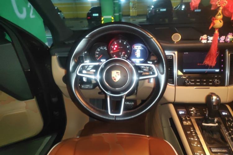 Used Porsche Macan 2017 Macan 2.0T Steering Wheel