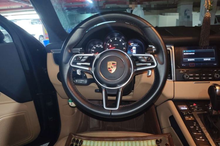 Used Porsche Macan 2017 Macan 2.0T Steering Wheel
