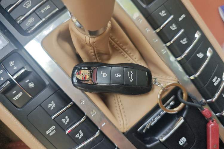 Used Porsche Macan 2017 Macan 2.0T Vehicle Key