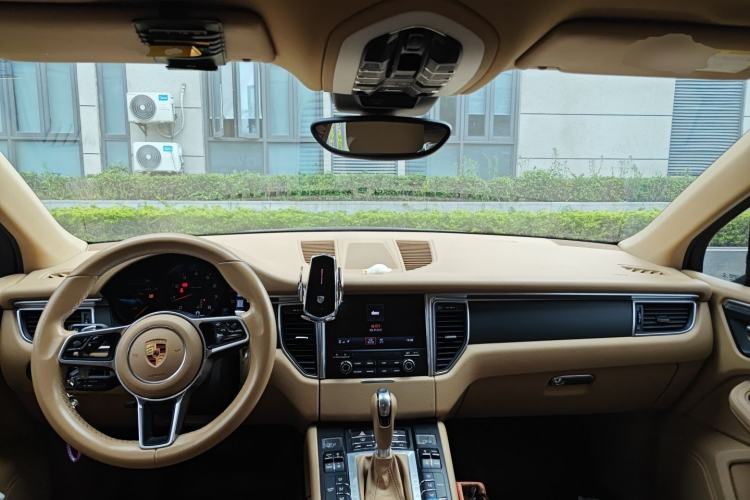 Used Porsche Macan 2017 Macan 2.0T Center Console