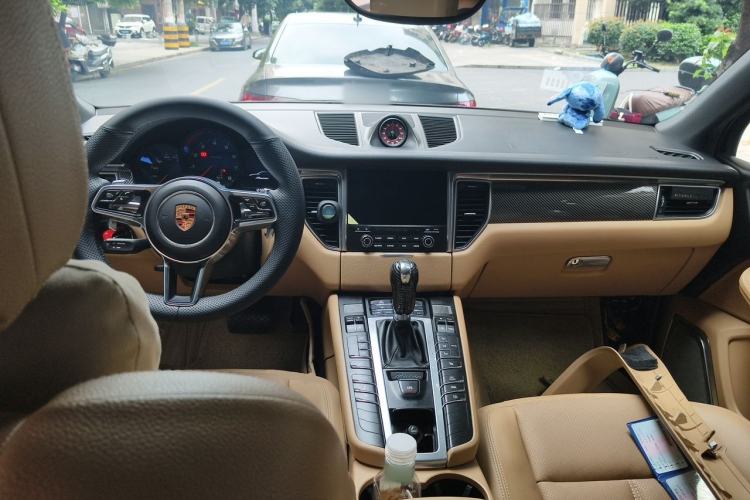 Used Porsche Macan 2017 Macan 2.0T Center Console