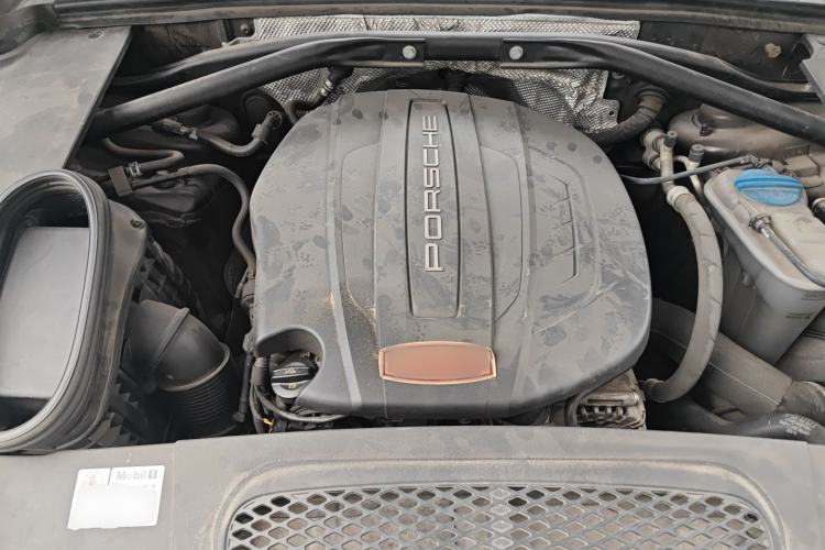 Used Porsche Macan 2017 Macan 2.0T Engine Bay