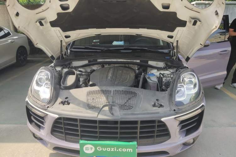 Used Porsche Macan 2017 Macan 2.0T Engine Bay