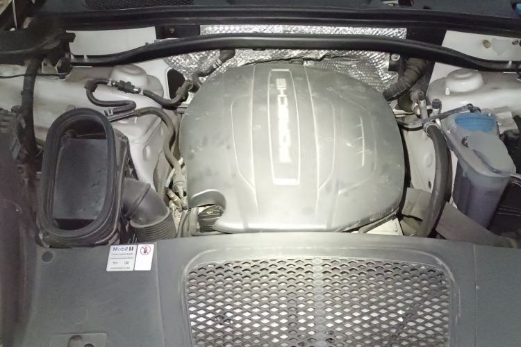 Used Porsche Macan 2017 Macan 2.0T Engine Bay