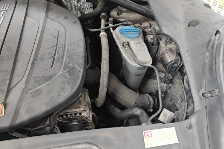 Used Porsche Macan 2017 Macan 2.0T Engine Bay Left