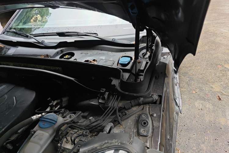 Used Porsche Macan 2017 Macan 2.0T Engine Bay Left