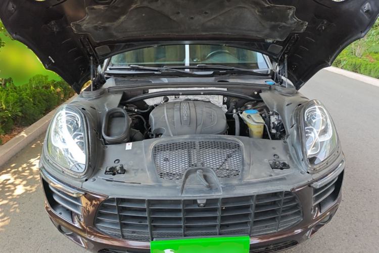 Used Porsche Macan 2017 Macan 2.0T Engine Bay