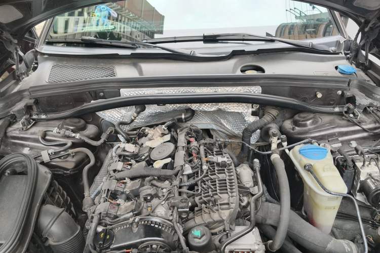 Used Porsche Macan 2017 Macan 2.0T Engine Bay