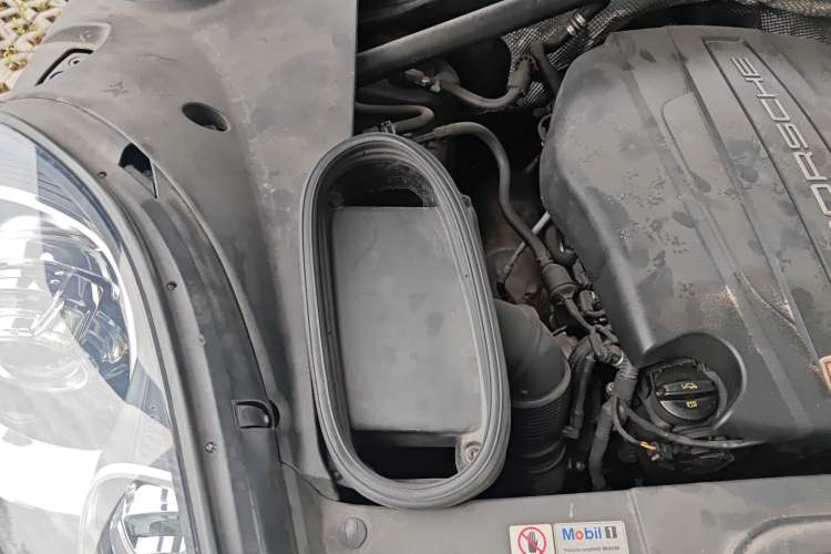 Used Porsche Macan 2017 Macan 2.0T Engine Bay Right