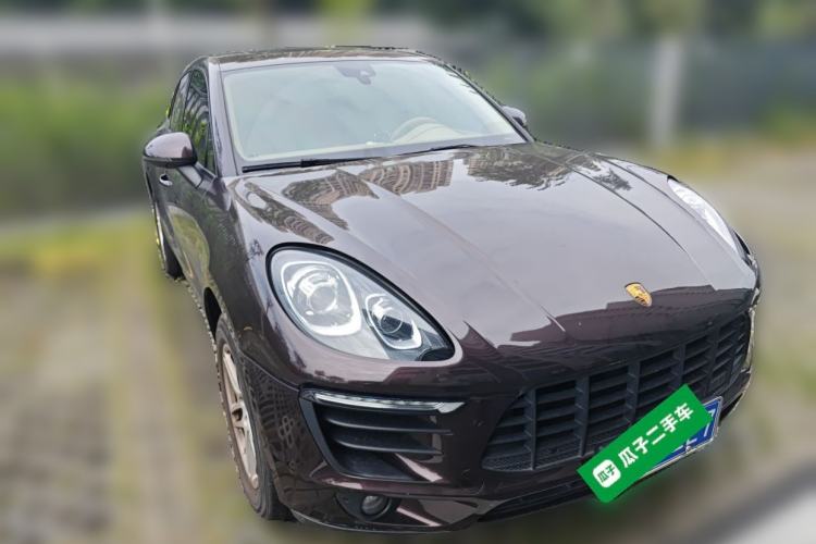 Used Porsche Macan 2017 Macan 2.0T Front Right 45 Deg