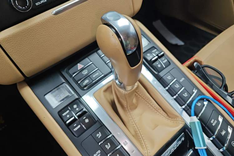 Used Porsche Macan 2017 Macan 2.0T Gear Lever
