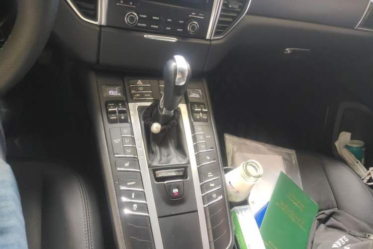 Used Porsche Macan 2017 Macan 2.0T Gear Lever