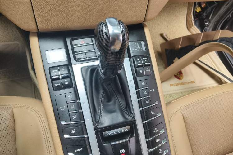 Used Porsche Macan 2017 Macan 2.0T Gear Lever