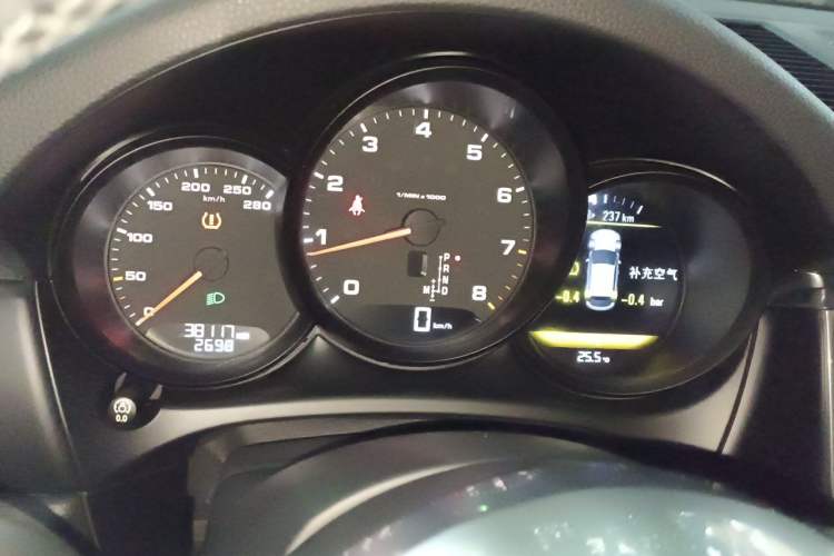 Used Porsche Macan 2017 Macan 2.0T Instrument Cluster