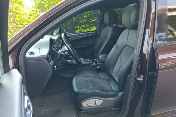 Used Porsche Macan 2017 Macan 2.0T Left Front Seat