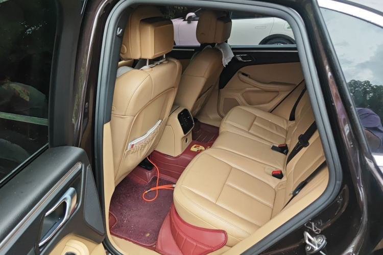 Used Porsche Macan 2017 Macan 2.0T Left Rear Seat