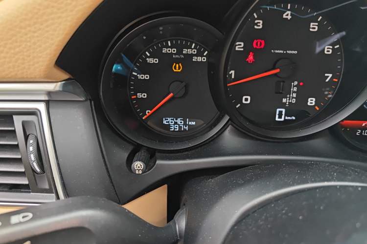 Used Porsche Macan 2017 Macan 2.0T Odometer Close Up