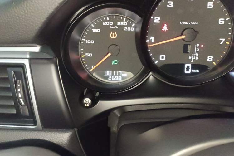 Used Porsche Macan 2017 Macan 2.0T Odometer Close Up