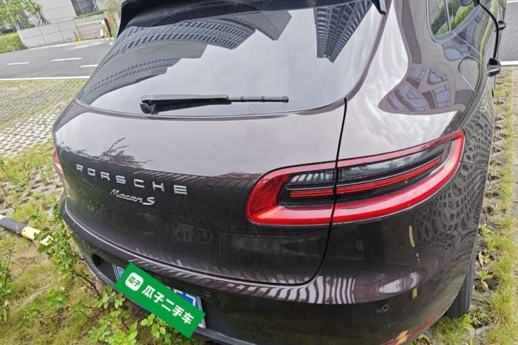 Used Porsche Macan 2017 Macan 2.0T Rear Right 45 Deg