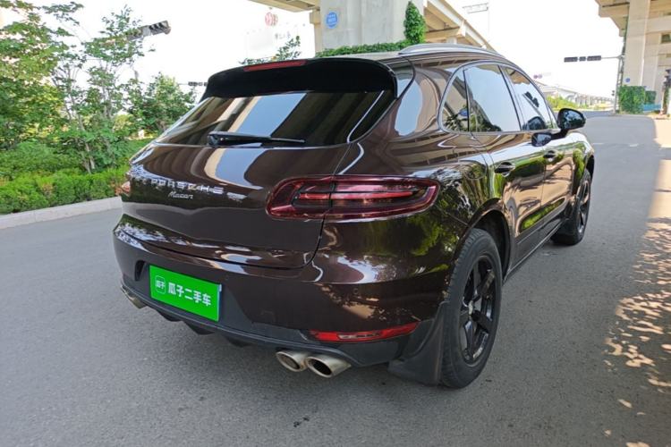 Used Porsche Macan 2017 Macan 2.0T Rear Right 45 Deg