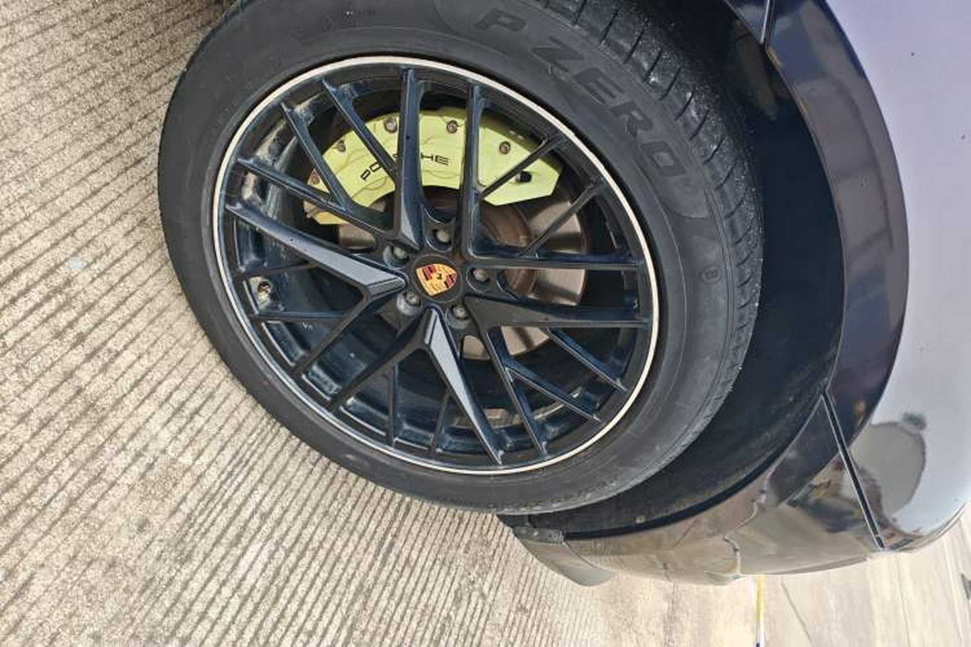 Used Porsche Macan 2017 Macan 2.0T Right Front Wheel Hub