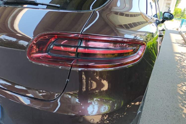 Used Porsche Macan 2017 Macan 2.0T Right Rear Taillight