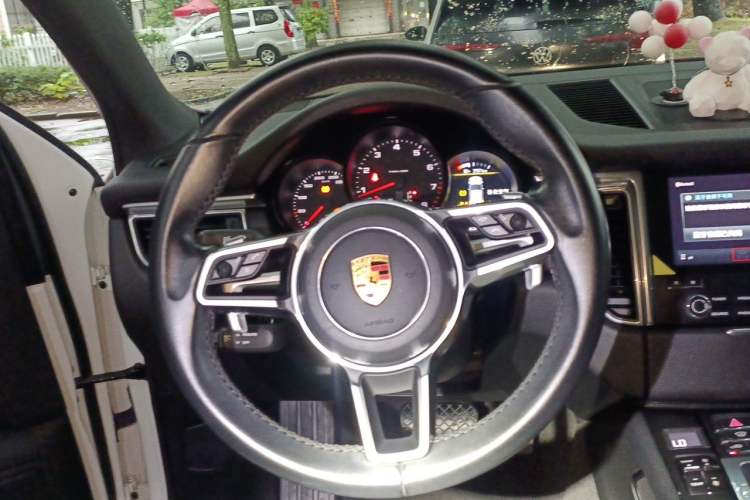 Used Porsche Macan 2017 Macan 2.0T Steering Wheel
