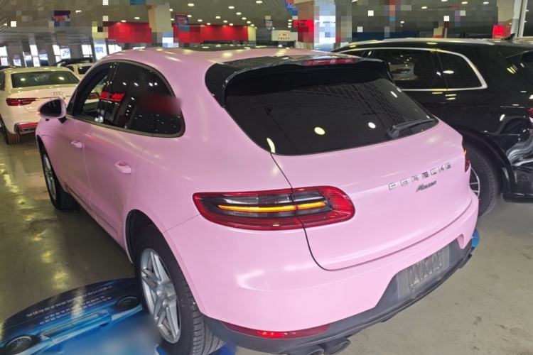 Used Porsche Macan 2017 Macan 2.0T Rear Left 45 Deg