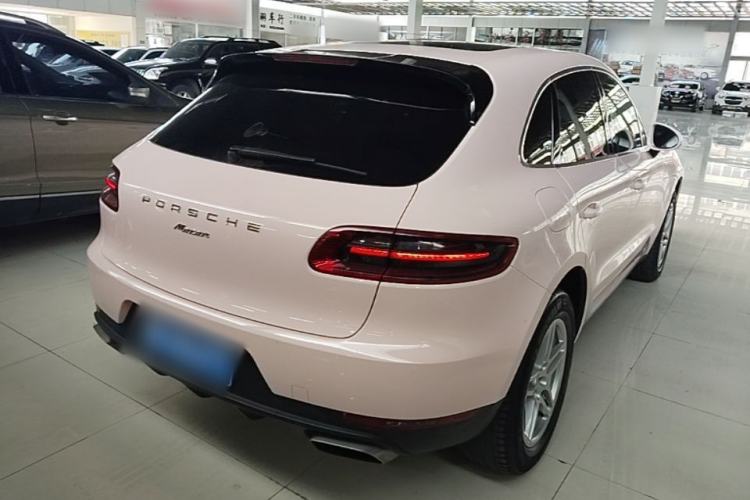 Used Porsche Macan 2017 Macan 2.0T Rear Right 45 Deg