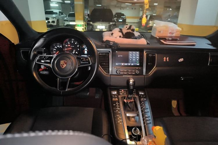 Used Porsche Macan 2017 Macan 2.0T Center Console