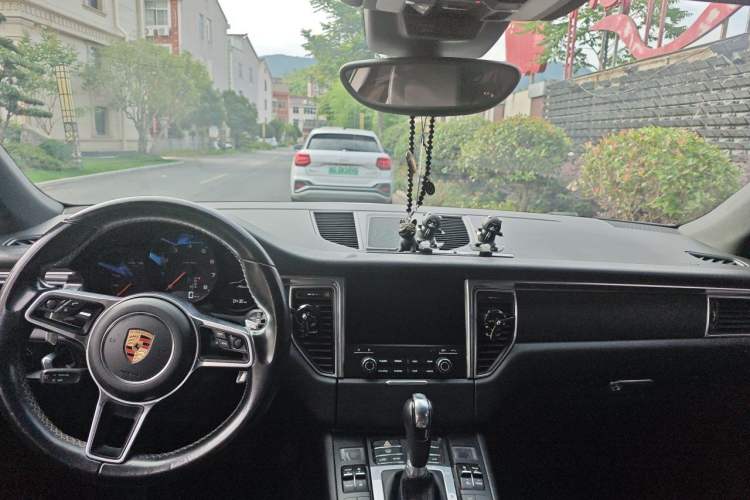 Used Porsche Macan 2017 Macan 2.0T Center Console
