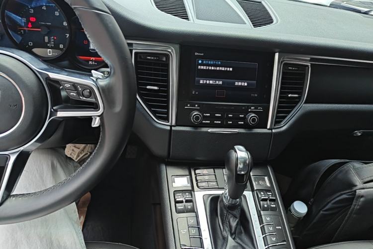 Used Porsche Macan 2017 Macan 2.0T Center Console