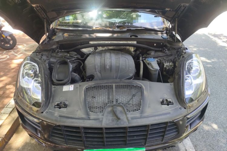 Used Porsche Macan 2017 Macan 2.0T Engine Bay