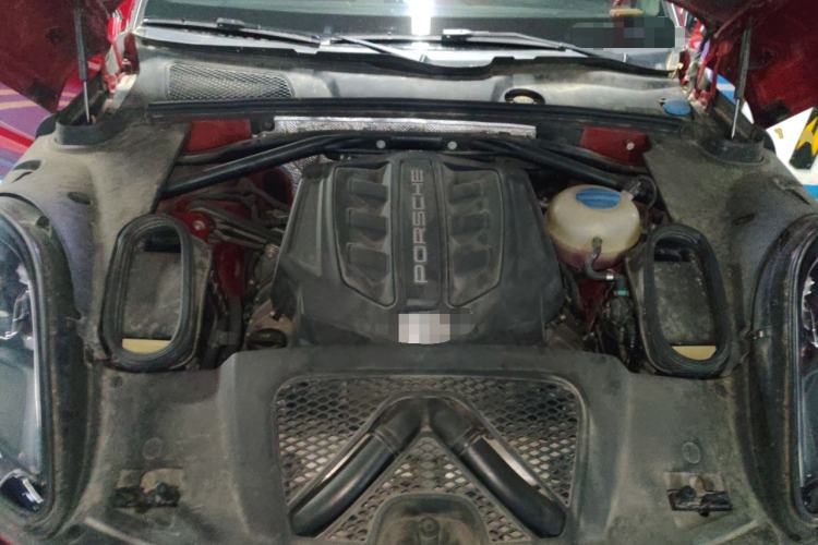 Used Porsche Macan 2017 Macan GTS 3.0T Engine Bay