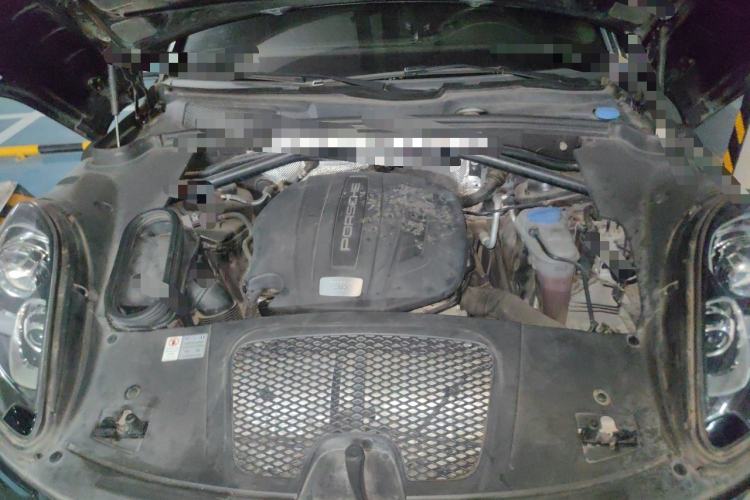 Used Porsche Macan 2017 Macan 2.0T Engine Bay