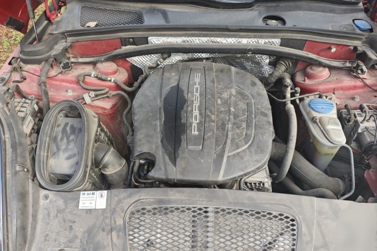 Used Porsche Macan 2017 Macan 2.0T Engine Bay