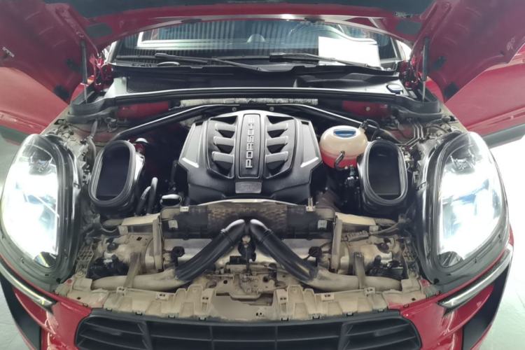 Used Porsche Macan 2017 Macan GTS 3.0T Engine Bay