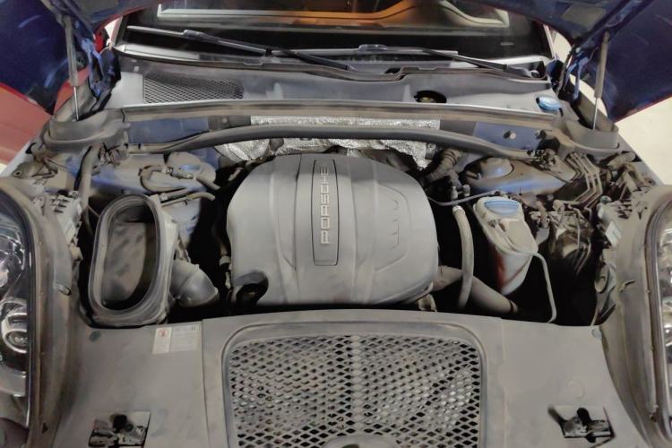 Used Porsche Macan 2017 Macan 2.0T Engine Bay