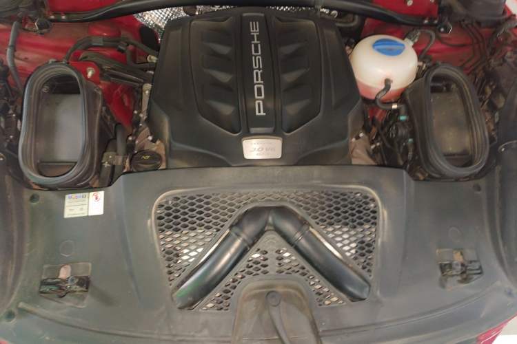 Used Porsche Macan 2017 Macan GTS 3.0T Engine Bay