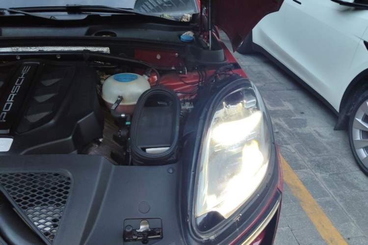 Used Porsche Macan 2017 Macan GTS 3.0T Engine Bay Left