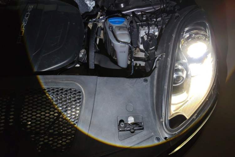 Used Porsche Macan 2017 Macan 2.0T Engine Bay Left