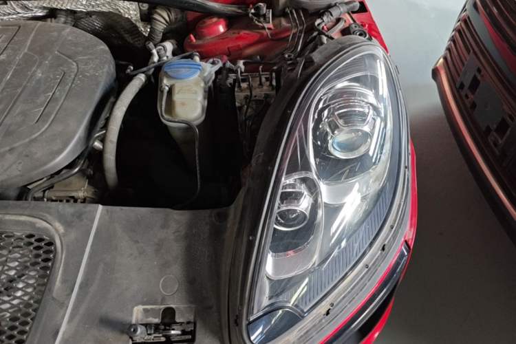 Used Porsche Macan 2017 Macan 2.0T Engine Bay Left