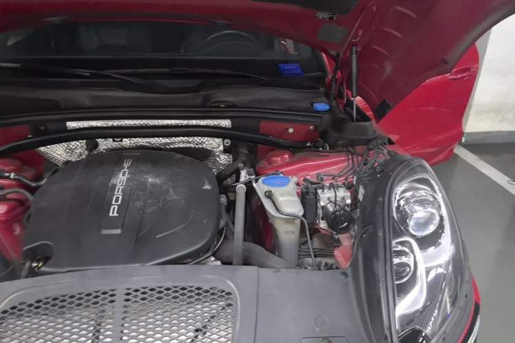 Used Porsche Macan 2017 Macan 2.0T Engine Bay Left