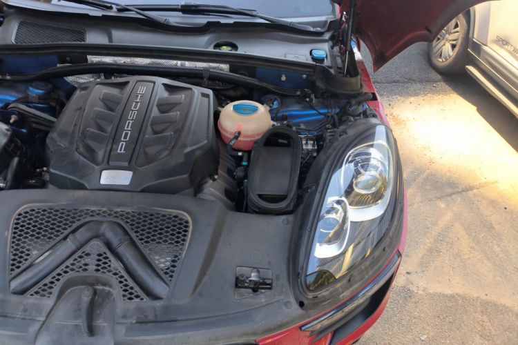 Used Porsche Macan 2017 Macan S 3.0T Engine Bay Left