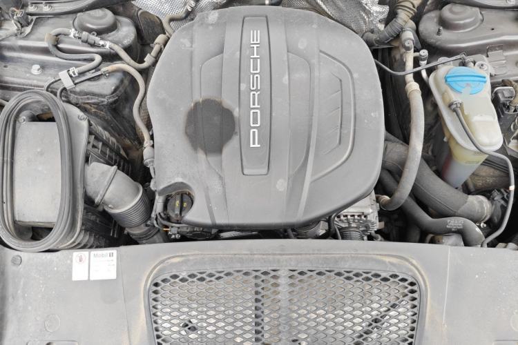 Used Porsche Macan 2017 Macan 2.0T Engine Bay
