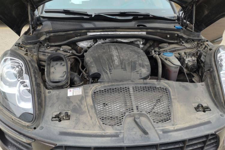 Used Porsche Macan 2017 Macan 2.0T Engine Bay