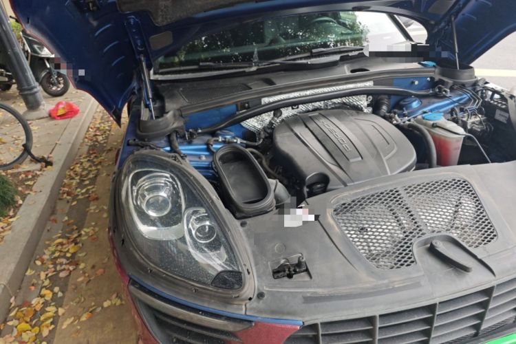 Used Porsche Macan 2017 Macan 2.0T Engine Bay Right