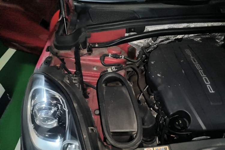 Used Porsche Macan 2017 Macan 2.0T Engine Bay Right
