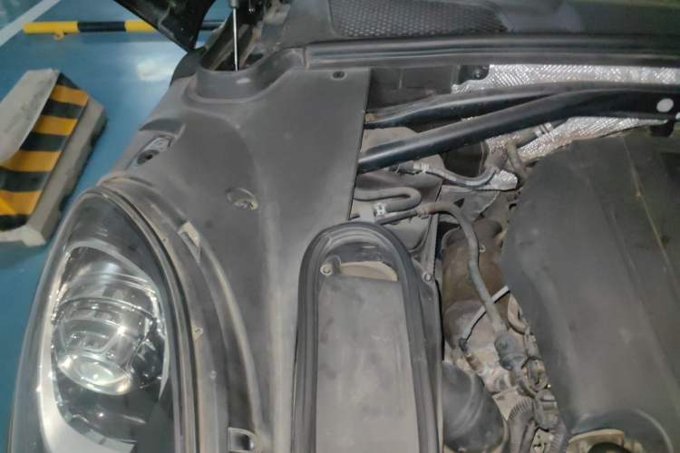 Used Porsche Macan 2017 Macan 2.0T Engine Bay Right