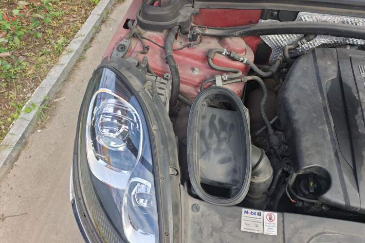 Used Porsche Macan 2017 Macan 2.0T Engine Bay Right